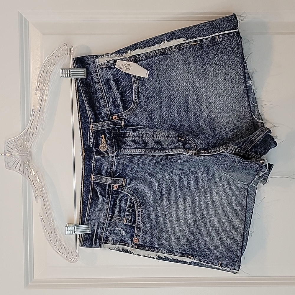 Old Navy Cut Off Shorts Fringed Sides Size 2 NWT